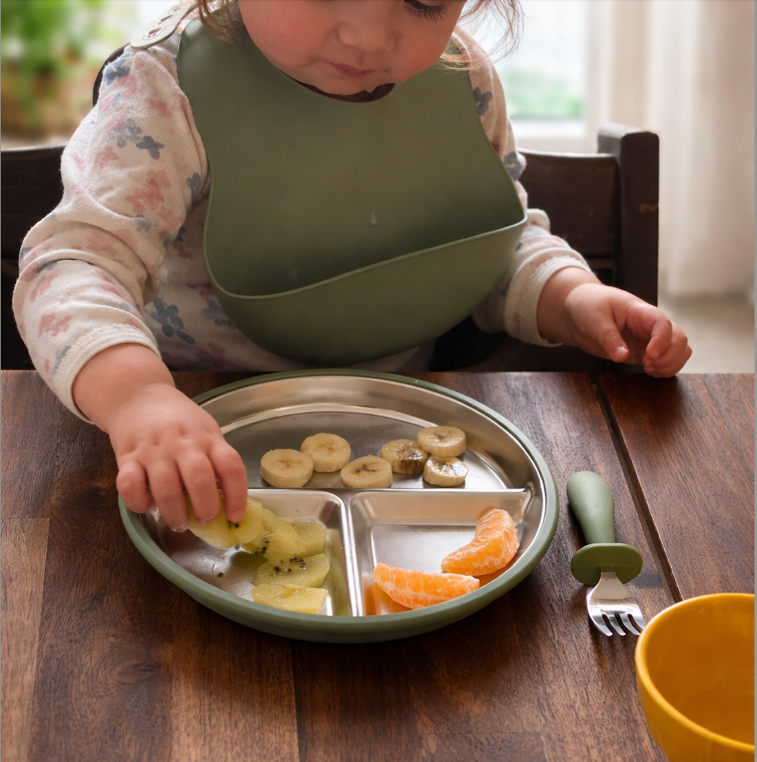 L’autonomie du bébé : une résolution essentielle à adopter dès les premiers repas